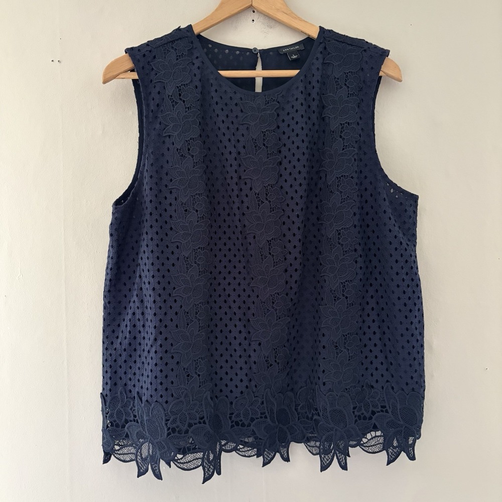 Ann Taylor Womens Eyelet Floral Romantic Top Size L Blue Sleeveless Office Boho